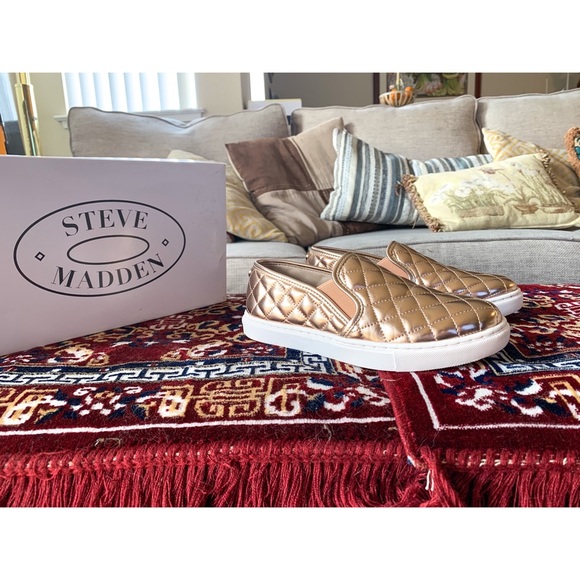 🌈 Stylish modern slip on sneakers - Picture 2 of 9